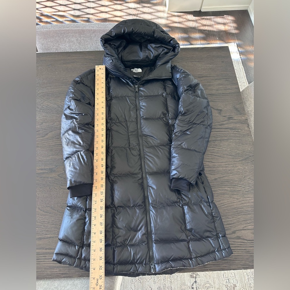 The North Face Women's Black Puffer Jacket - Picture 9 of 9